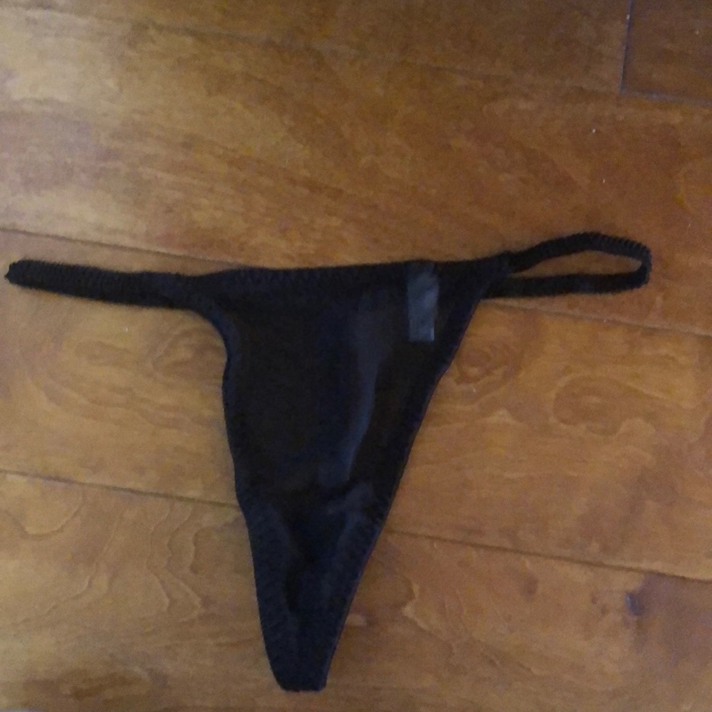 Lingerie - Picture 5 of 6